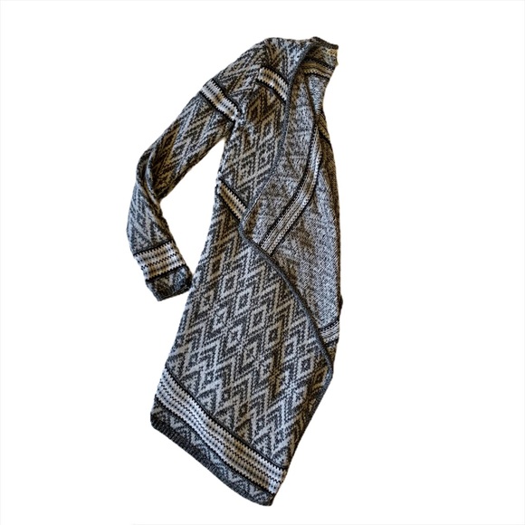 Aztec Print Knit Cardigan - Picture 2 of 3